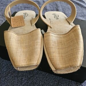 RIUDAVETS Women’s Natural Avarca Canvas Open Toe Sandal (Size 38M EU / 7.5M US)